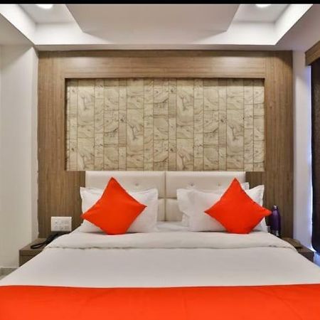 Hotel Pathik Villa Ахмедабад Экстерьер фото