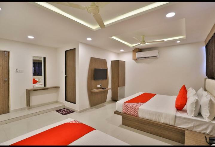 Hotel Pathik Villa Ахмедабад Экстерьер фото
