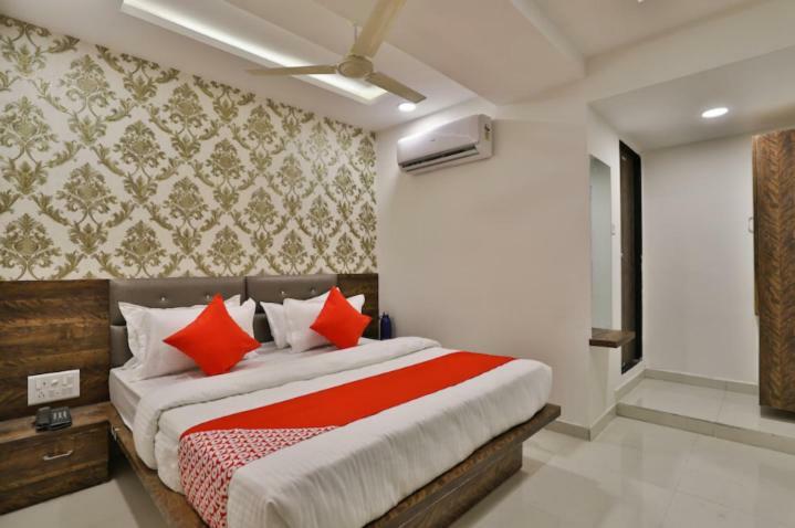 Hotel Pathik Villa Ахмедабад Экстерьер фото