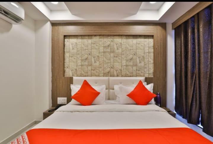 Hotel Pathik Villa Ахмедабад Экстерьер фото